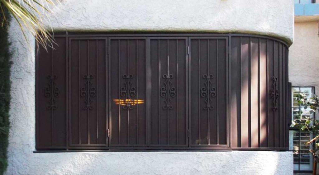 حفاظ پنجره مطابقت با سبک معماری ساختمان